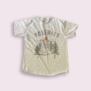 California Yosemite National Park Graphic T shirt by Gildan Size Large